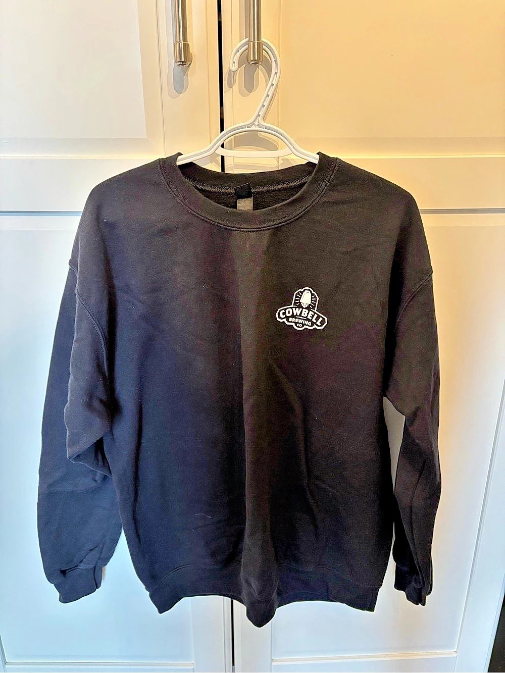 Unisex Black Crewneck Sweatshirt Size Large